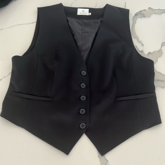 Black Button-Up Vest - Picture 4 of 5